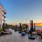 Wave & Wellness Apartman *