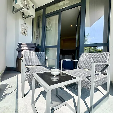 Wave & Wellness Free Parking Daire