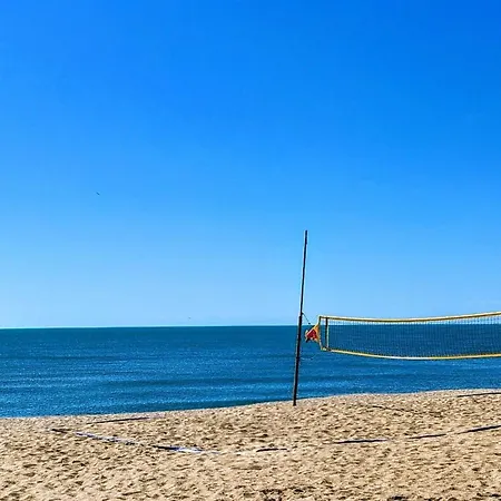 Апартаменти Wave & Wellness Free Parking Варна